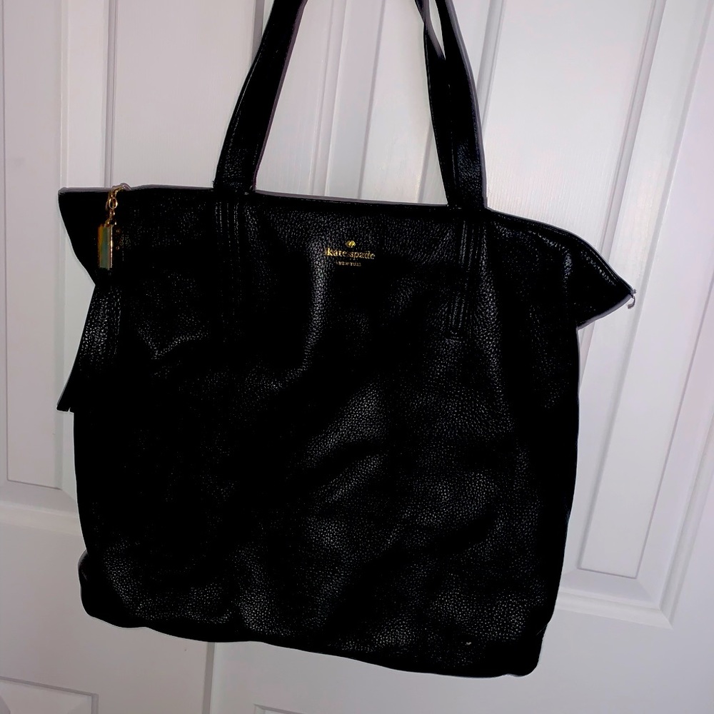USED ONCE KATE SPADE TOTE BAG.